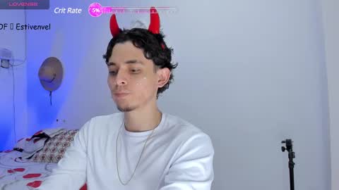 Snapshot of estivenvel chatting on 02.24.25 estivenvel online show from 02.24.25