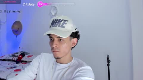 Snapshot of estivenvel chatting on 02.25.25 estivenvel online show from 02.25.25