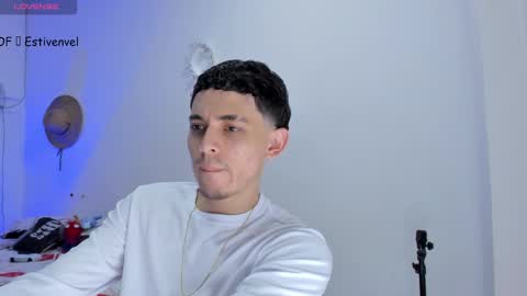 Snapshot of estivenvel chatting on 02.27.25 estivenvel online show from 02.27.25