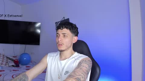 Snapshot of estivenvel chatting on 09.23.25 estivenvel online show from 09.23.25