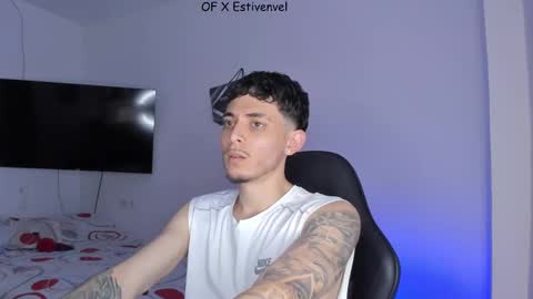 Snapshot of estivenvel chatting on 09.26.25 estivenvel online show from 09.26.25