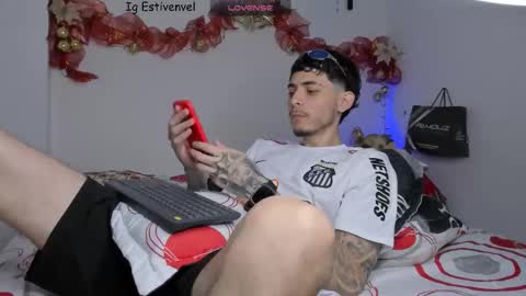 Snapshot of estivenvel chatting on 11.24.25 estivenvel online show from 11.24.25