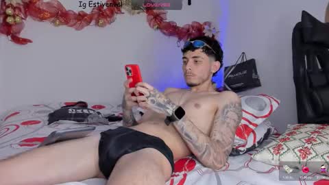 Snapshot of estivenvel chatting on 11.26.25 estivenvel online show from 11.26.25