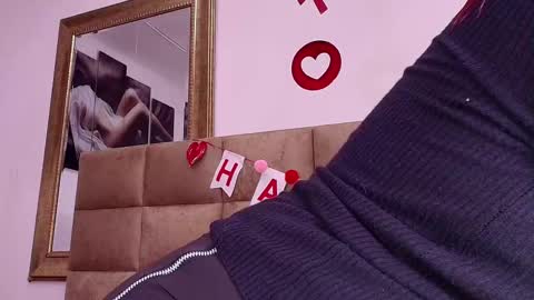 Estrella online show from 02.14.25