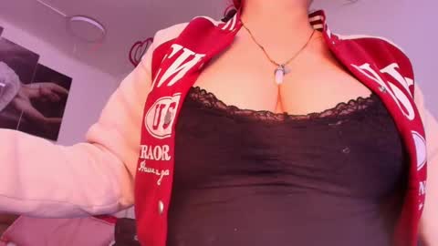 Estrella online show from 03.08.25