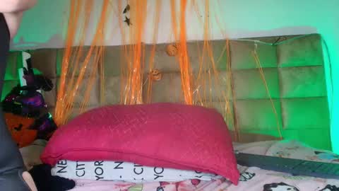 Estrella online show from 10.21.25