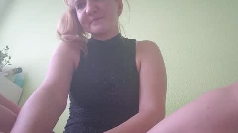 estrellawalters online show from 01.01.25