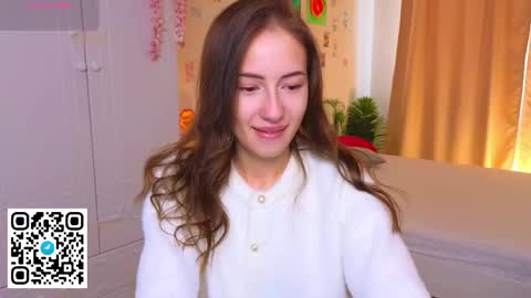 esyameglin online show from 09.17.25