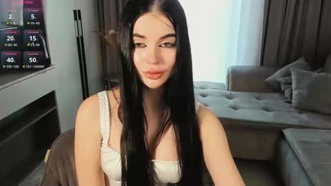 Snapshot of eternalsigh chatting on 10.16.25 Hi there Im Emma online show from 10.16.25