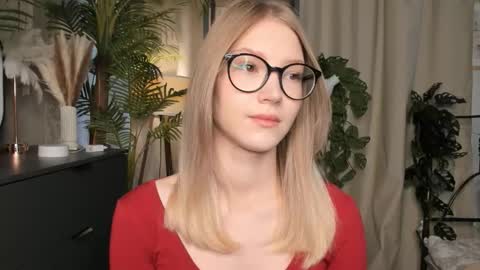 Natalie online show from 10.12.25