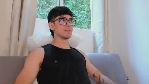 etham_wolf1 online show from 03.28.26