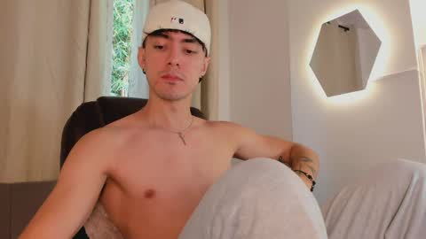 etham_wolf1 online show from 04.10.26