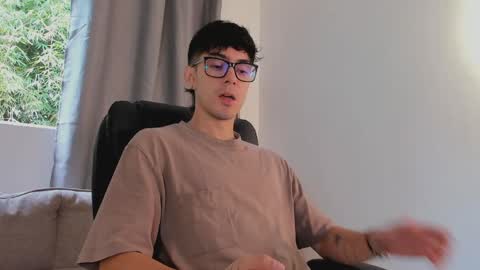 etham_wolf1 online show from 04.13.26