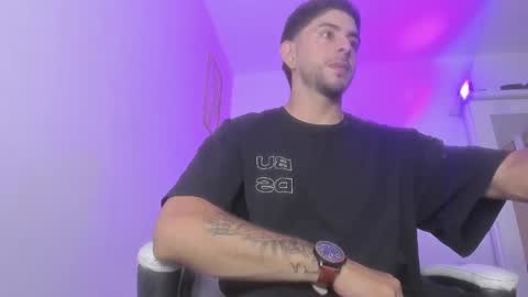 Snapshot of ethan_mullers1 chatting on 01.17.25 Ethan Muller online show from 01.17.25