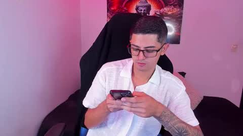 Snapshot of ethan_sai01 chatting on 11.10.25 ETHAN SAI online show from 11.10.25