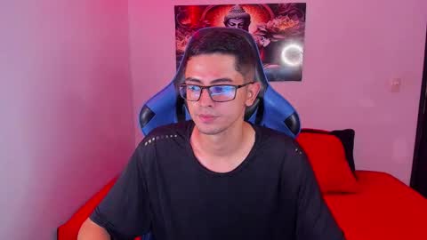 Snapshot of ethan_sai01 chatting on 11.12.25 ETHAN SAI online show from 11.12.25