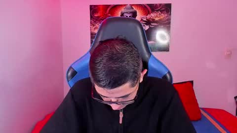 Snapshot of ethan_sai01 chatting on 11.25.25 ETHAN SAI online show from 11.25.25