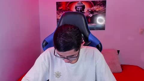 Snapshot of ethan_sai01 chatting on 12.04.25 ETHAN SAI online show from 12.04.25