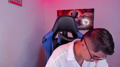 Snapshot of ethan_sai01 chatting on 12.16.25 ETHAN SAI online show from 12.16.25