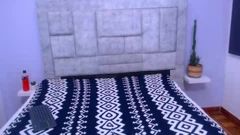 Ethan Villa online show from 02.04.25