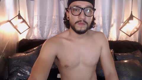 ethan w7 online show from 10.11.25
