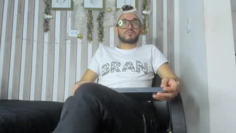 Ethan Grey online show from 12.20.25