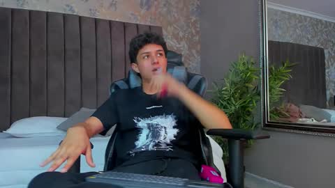 ethanlowell online show from 11.04.25