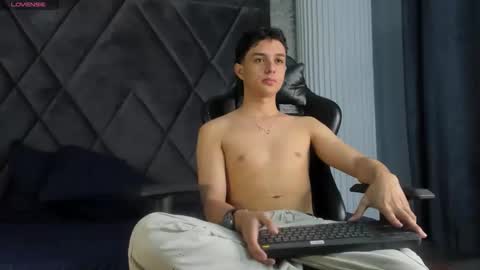 ethanlowell online show from 04.01.26