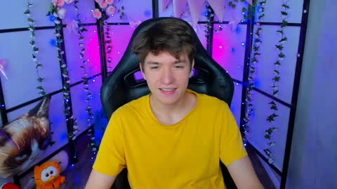 Snapshot of ethansinful chatting on 09.21.25 Ethan online show from 09.21.25