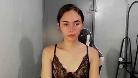 Snapshot of euniceariella21 chatting on 12.13.24 YELLA online show from 12.13.24