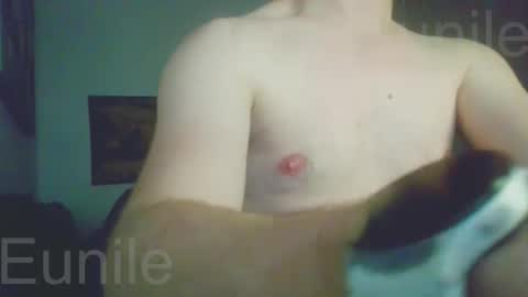 Snapshot of eunile chatting on 12.21.25 eunile online show from 12.21.25