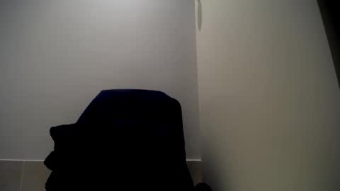 Snapshot of eurobullmuscle chatting on 10.12.25 euro bull online show from 10.12.25