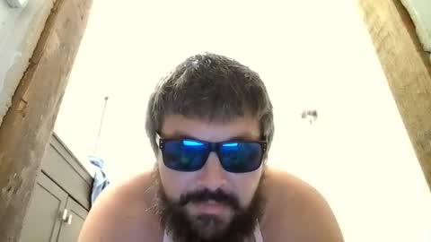 Snapshot of euroliquidgold chatting on 10.29.25 euro liquid gold online show from 10.29.25