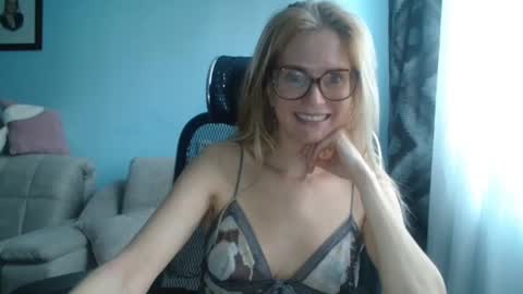 eva2323 online show from 01.20.25
