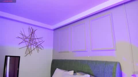 Eva  online show from 11.21.25