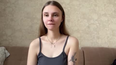 Snapshot of eva_calvin chatting on 11.06.25 Eva Calvin online show from 11.06.25