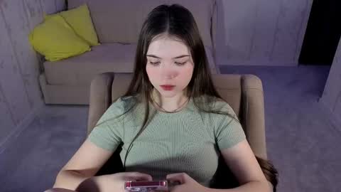 Snapshot of eva_davie chatting on 11.29.25 Eva online show from 11.29.25