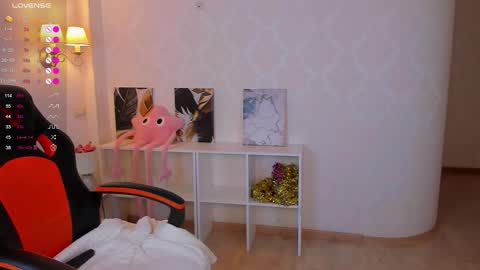 Snapshot of eva_deepsy chatting on 02.12.26 Im Eva online show from 02.12.26