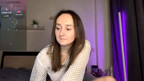 Snapshot of eva_elfis chatting on 09.16.25 Eva  online show from 09.16.25
