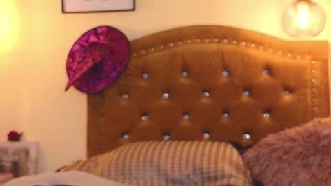 Eva Foxs  online show from 11.19.25