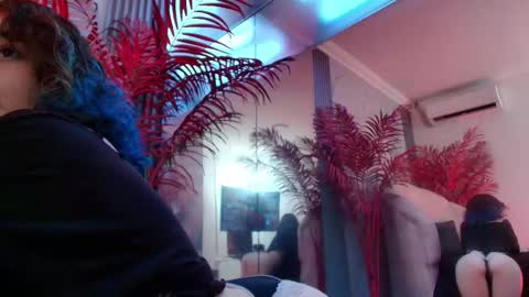 E V A online show from 12.01.25