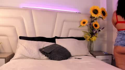 Eva Jamees online show from 09.24.25