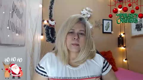 Snapshot of eva_love49 chatting on 12.19.25 eva_love49 online show from 12.19.25