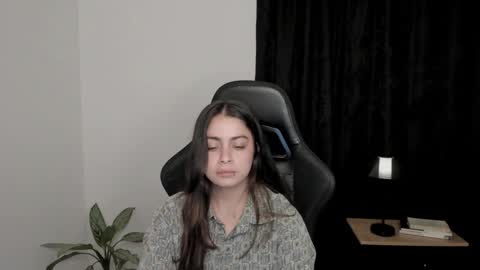 eva_monn online show from 01.10.25