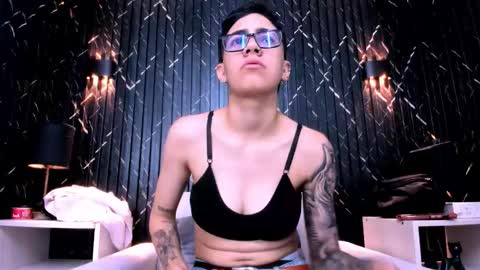 Eva cute online show from 12.21.25