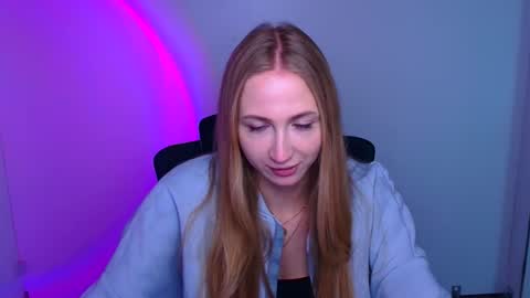 Snapshot of eva_oliviaa chatting on 10.01.25 Eva online show from 10.01.25