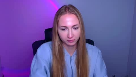 Snapshot of eva_oliviaa chatting on 10.02.25 Eva online show from 10.02.25