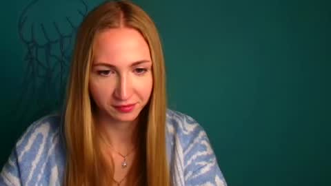 Snapshot of eva_oliviaa chatting on 10.04.25 Eva online show from 10.04.25