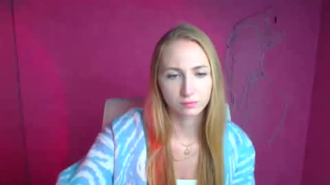 Snapshot of eva_oliviaa chatting on 10.05.25 Eva online show from 10.05.25