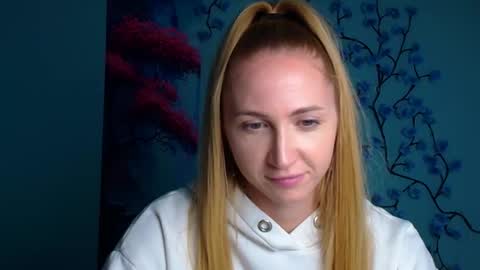 Snapshot of eva_oliviaa chatting on 10.13.25 Eva online show from 10.13.25